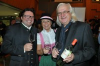 Die Weinkenner Oliver und Beatrix Drenning vom Leibnitzer In-Cafe Elefant mit Henry Sams (Foto steiermarkwein.at)