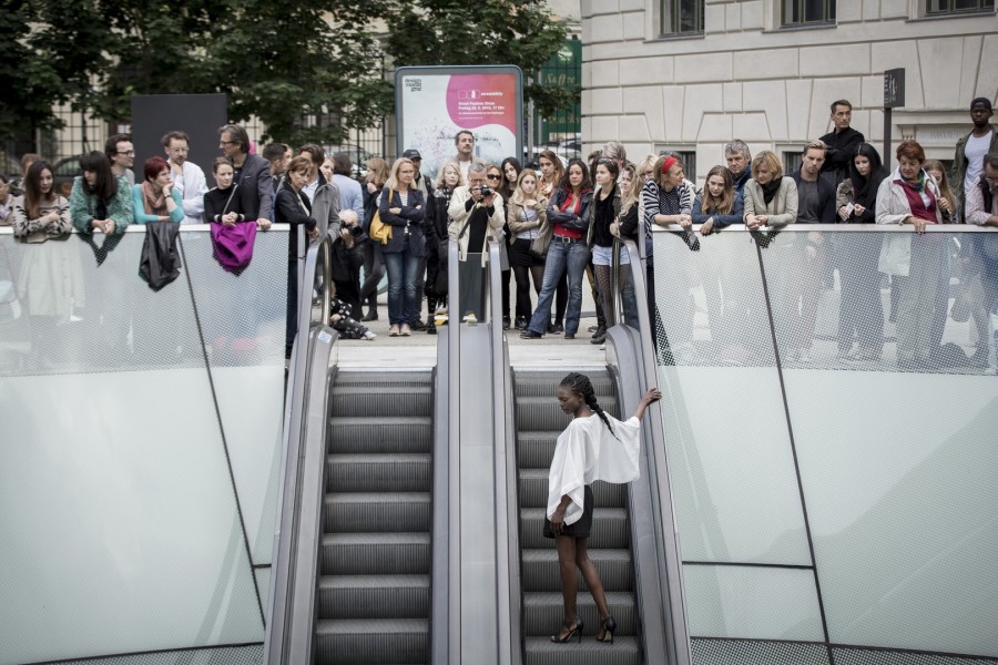 Die Rolltreppe mitten am Joanneumsviertelplatz  wurde zum Catwalk. Teilnehmende Labels: Doris Veltman (AT), Gertrud -Taschen (AT), kaseee [design & art] (DE), Kina* (DE), Lazlo (HU), Lisa Losch (AT), Rosivita`s Schmuckgesang (AT), Wubet (AT) und FH JOANNEUM - Industrial Design (AT). Im Bild: Kina (Foto Nikola Milatovic) 