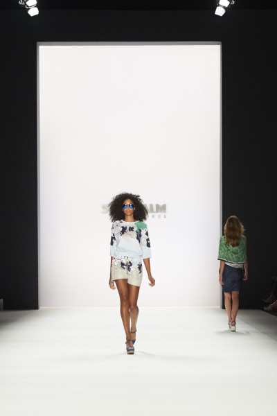 Die Spring/Summer 2017 Kollektion von SPORTALM: Die Farbpalette besteht aus sanften Pastelltönen und frischen Sommerfarben. Weiß und rosa kombiniert mit einem intensiven Mint-Grün (Foto SPORTALM)