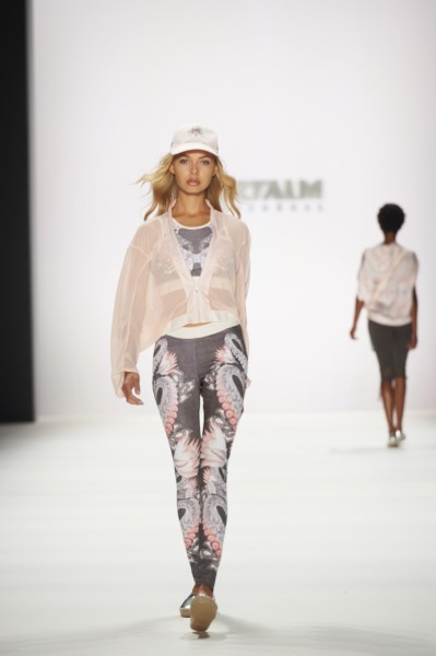 Die Fashion Kollektion von SPORTALM, die es seit 2004 gibt und für die Chefdesignerin Ulli Ehrlich federführend verantwortlich ist, ergänzt das Angebot des Tiroler Bekleidungsunternehmen (Foto SPORTALM)