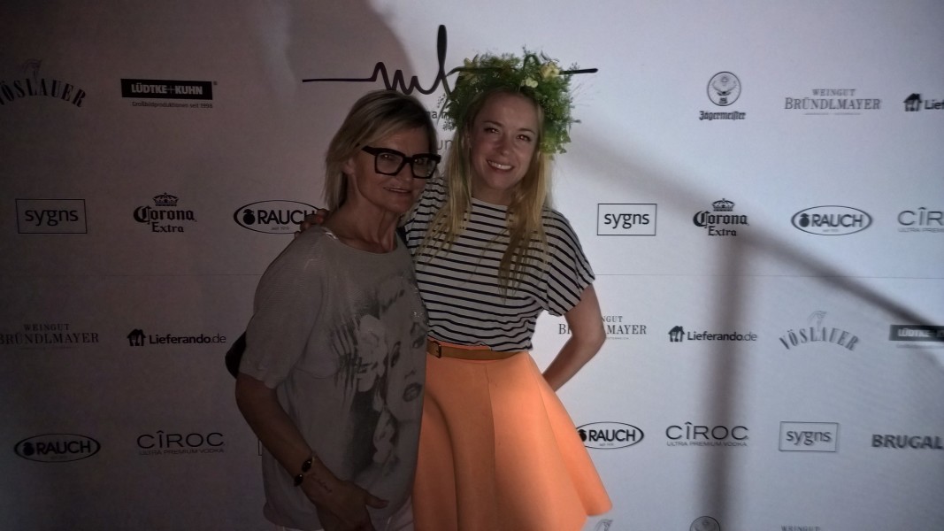 Hedi Grager mit Marina Hoermanseder auf ihrer After-Show-Party (Foto Reinhard Sudy)