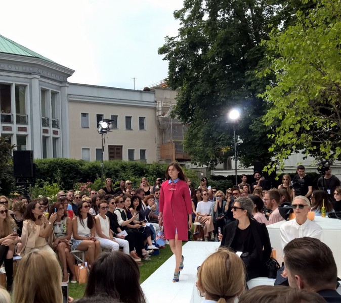 Unter den prominenten Gästen der Show von Marina Hoermanseder waren u.a. auch die Supermodels Franziska Knuppe und Eva Padberg sowie "Vogue"-Chefredakteurin Christine Arp (Foto Hedi Grager)