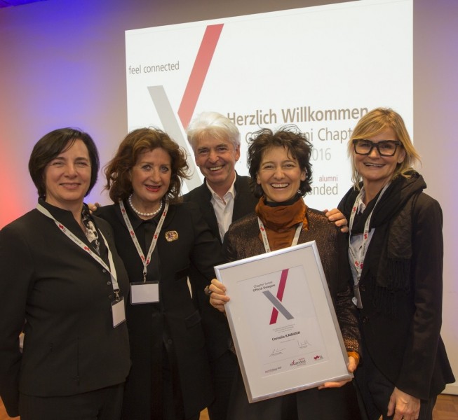 Dipl.Wirtschaftsing. (FH) Claudia von der Linden, Vizerektorin für Kommunikation und Change Management, Dr. Renate Metlar, Botschafterin  von alumni eXtended – internationales alumni-Netzwerk der TU, Hofrat Dr. Reinhard Sudy, TU Graz-Alumna und Leiterin des Chapters, Cornelia Kawann und Journalistin/Bloggerin Hedi Grager (Foto alumniTUGraz 1887) 