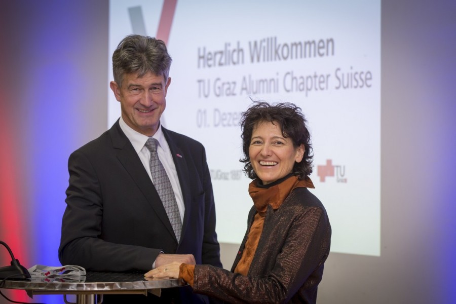 Rektor Harald Kainz mit TU Graz-Alumna und Leiterin des Chapters Cornelia Kawann. Das „TU Graz Alumni Chapter Suisse“ ist nach dem Chapter in Shanghai das zweite Alumni Chapter der TU Graz und das erste unter dem neu gegründeten internationalen alumni-Netzwerk alumni eXtended (Foto alumniTUGraz 1887)