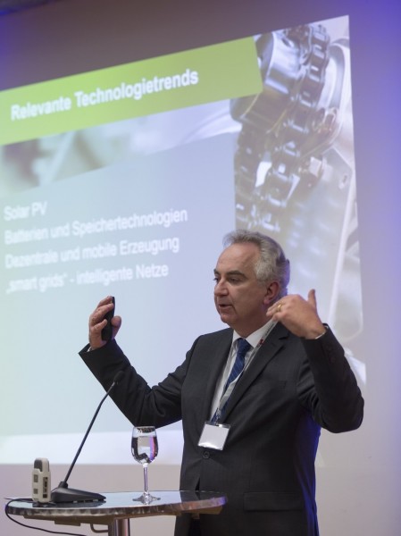 Prof. Karl Rose hielt ein Impulsreferat zum Thema Energiewende und Technologie (Foto alumniTUGraz 1887) 