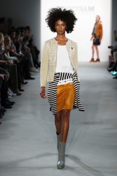 Farblich waren neben dunkleren Tönen wie Marine, Aubergine, Anthrazit und Schwarz auch edle und samtige Töne bei SPORTALM, aber auch Trendfarben wie Fuchsia, Moosgrün oder knalliges Rot (Photo by Frazer Harrison/Getty Images)