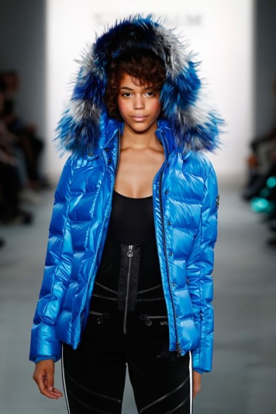 An Kunstfell oder Kunstpelz kommt man bei Sportalm im Herbst-Winter 2017/18 nicht vorbei (Photo by Frazer Harrison/Getty Images for Sportalm)