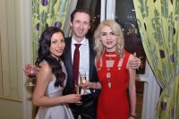 Dr. Gunther und Corinna Arco, Event-Organisatorin Christiane Baldauf (Foto Helmut Tremmel)