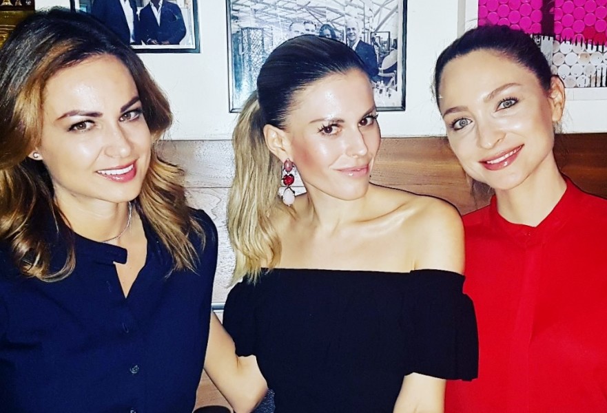 Miss Austria Corporation Geschäftsführerin Silvia Schachermayer freut sich, dass Kerstin Zacharias, Beauty &amp; Soul, und Stefanie Michl-Kogler, Somorphia Beauty und Vitalacademy, künftig die Miss Styria Agenden übernehmen (Foto MAC)