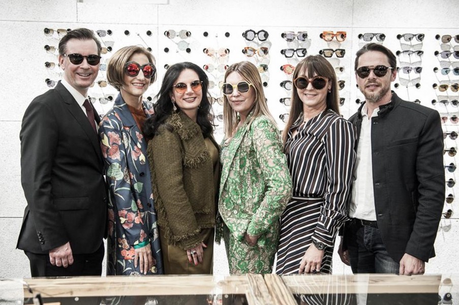 Luxury Fashion Night: Klaus Weikhard, Petra Sax, Carina Harbisch, Katharina Schlager, Sylvia Baumhackl und Christian Potisk (Foto Philipp Podesser)