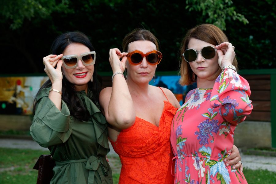 Carina Harbisch präsentierte aktuelle Mode aus Ihrem Fashionstore, Brillen-Queen Katharina Schlager mit einer Andy Wolf-Brille - what else - und Fashionista Kerstin Stadler (Foto Manfred Lach)