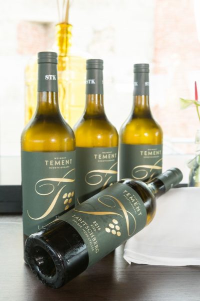 Der „Gelbe Muskateller Ried Labitschberg 2016“ ist ein fruchtiger und frischer Wein - perfekt für sommerliche Abende (Foto Werner Krug)