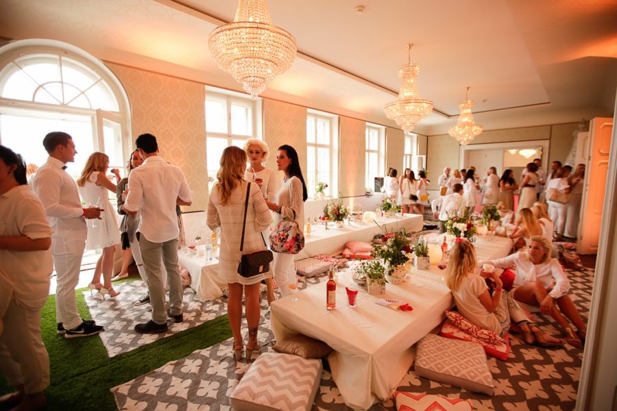 Gemeinsam und im Freien organisierte Essen gibt es seit der Antike: Die Griechen nannten es Eranos, die Römer sagten Prandium dazu (Foto Sarah Raiser)