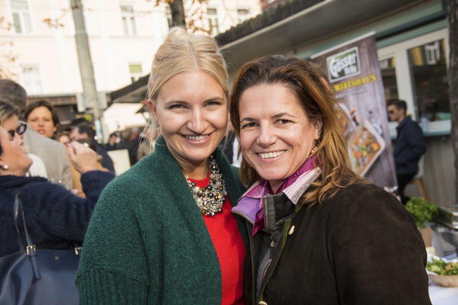Herti Grossauer-Widakovich und Wein-Expertin Sabine Flieser-Just (Foto Werner Krug)
