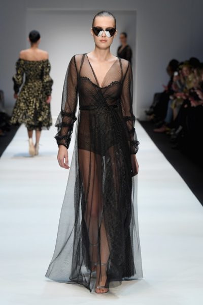 Ewa Herzog präsentierte wieder sehr viel Spitze auf ihrer Show in Berlin (Photo by John Phillips/Getty Images)