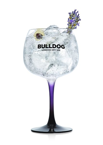 Im Jahr 2017 wurde BULLDOG von der CAMPARI Group erworben und seit 23. Februar 2018 liegt der Vertrieb von BULLDOG London Dry Gin in Österreich bei der CAMPARI Austria GmbH. BULLDOG gilt mit seiner jährlichen Wachstumsrate als einer der am schnellsten wachsende Premium Gins weltweit (Foto CAMPARI)