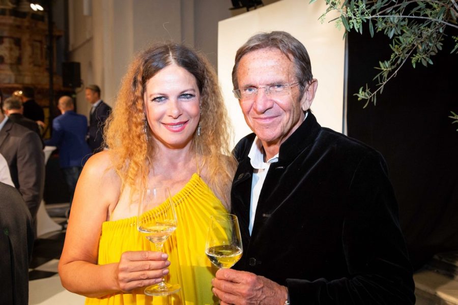 Die Präsentation der neuen Schmuckkollektion "Temptations" ließ sich auch Opernsängerin Natalia Ushakova nicht entgehen. Im Bild mit Hans Schullin (Foto GEOPHO - Jorj Konstantinov Photography)