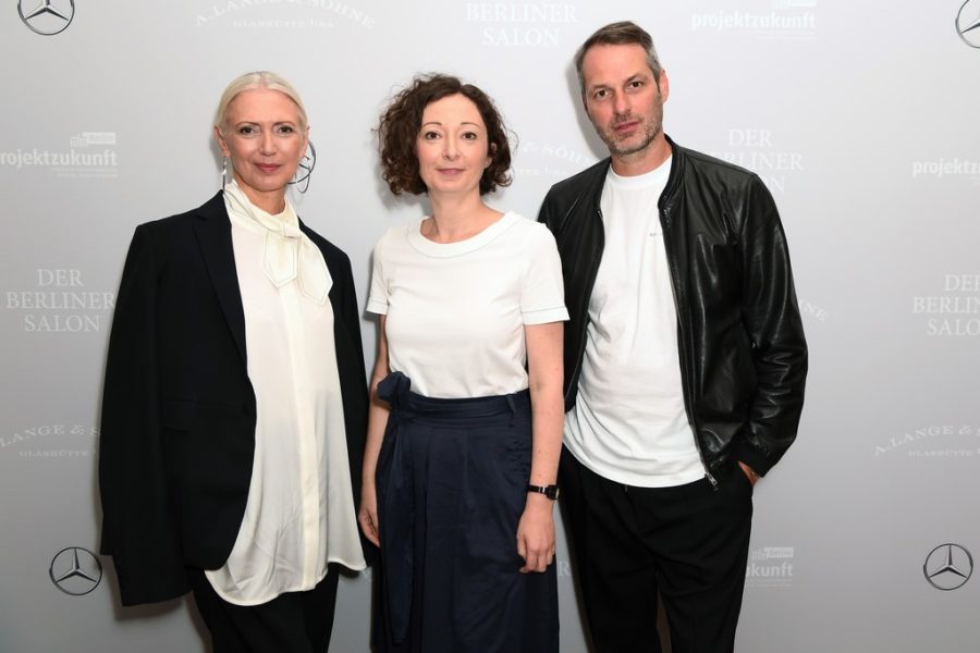 Vogue-Chefin Christiane Arp, Bürgermeisterin Ramona Pop and Marcus Kurz, Mitbegründer des Berliner Mode Salons und Inhaber der Berliner Agentur "Nowadays, beim 'Der Berliner Salon' (Photo by Matthias Nareyek/Getty Images for Der Berliner Salon)