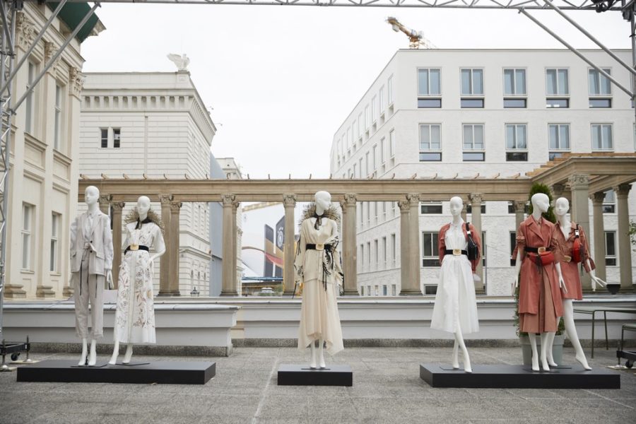 Der Berliner Salon fand wieder in den schönen Räumlichkeiten und dem Garten des Kronprinzenpalais statt. Im Bild Designerin Dorothee Schumacher (Foto Getty Images für Der Berliner Salon)
