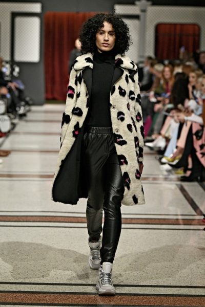 Marc Cain, offizieller Fashion Week Partner des Fashion Council Germany, zeigte auch wieder verschiedene Animalprints&nbsp;wie Zebra oder Leo. (Foto Marc Cain)