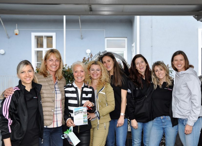 Sabine Dunkler mit ihren bestens ausgebildeten Coaches und zertifizierten Trainern. (Foto Reinhard A.Sudy)