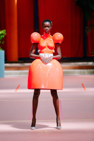 Designerin Marina Hoermanseder bleibt ihren Signature-Elementen treu - variiert sie aber zu den jeweiligen Kollektionen. (Foto Stefan Kraul)