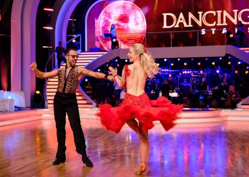 Dancing In The Sky Auf Deutsch