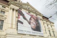 Künstler Gottfried Helnwein unterstützt die Kampagne „Orange the world - stoppt Gewalt an Frauen“. (Foto Foto Fischer)