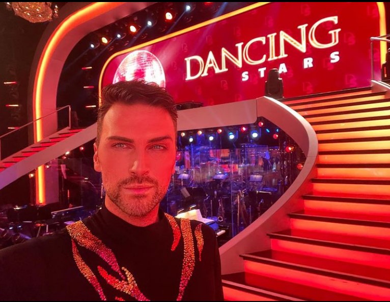 NIKO NIKO bei den Dancing Stars 2022. (Foto httpswww.instagram.comnikoniko_dancingstar)