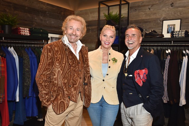 Schon mehr als 20 Jahre ein Fan von Luis Trenker Mode: Thomas Gottschalk mit seiner Karina und Michi Klemera. (Foto Luis Trenker)