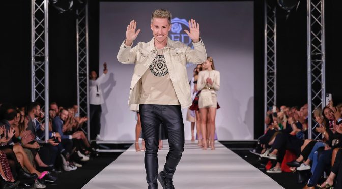 Modedesigner Manuel Essl auf der Vienna Fashion Week