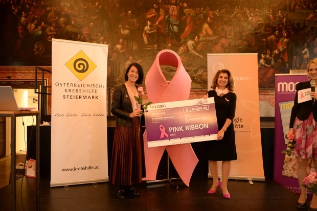 Beatrice Lemberg von Hologic überreichte als neuer Partner ebenso einen großzügigen Spendenscheck. (Foto Weekend Magazin Steiermark)