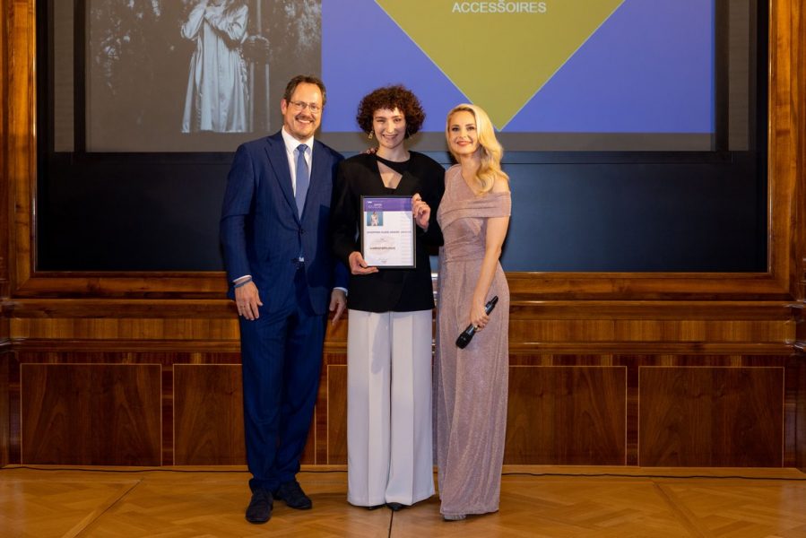 Der Shopping Guide Award in der Kategorie ACCESSOIRES ging an GUMMISTIEFELHAUS / Mathilda Amerer. Rainer Trefelik, Mathilda Amerer und Silvia Schneider. (Foto Martina Berger)