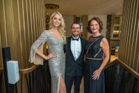 Die Look Spa Awards 2022 wurden im The Ritz Carlton Vienna Hotel vergeben. Beatrice Turin, Luigi Barbaro jun. und Maya Hakvoort. (Foto Andreas Tischler)