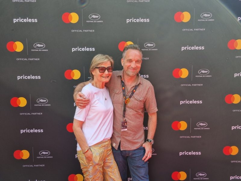 Bei den Filmfestspielen in Cannes trafen sich auch die Journalistin Hedi Grager und Drehbuchautor, Schauspieler und Produzent Joe Rabl. (Foto privat)