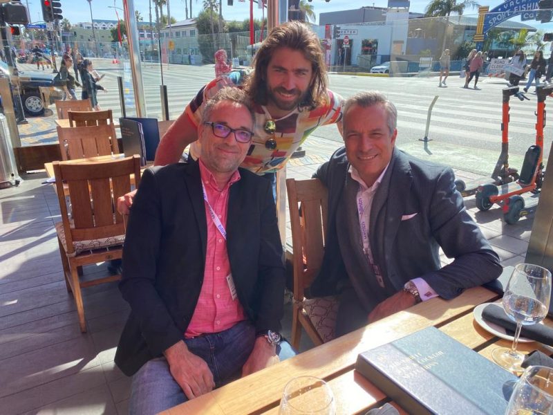 Joe Rabl und Christian Collovà trafen sich auch mit dem erfolgreichen Schauspieler Swen Temmel während des AFM in Santa Monica, Los Angeles. (Foto privat)