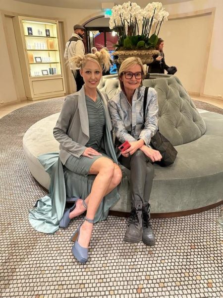 Anja Gockel Show Berlin: Miss Europe und Model Beatrice Turin und Journalistin Hedi Grager. (Foto privat)