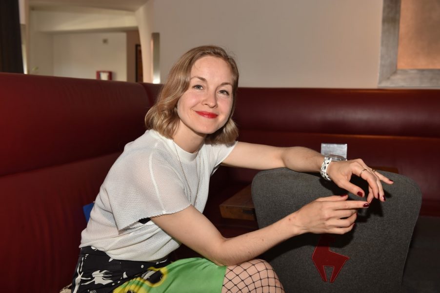 Schauspielerin Valery Tscheplanowa outete sich als wahrer Kitzbühel-Fan bei der Filmpremiere „Der Metzger traut sich“. (Foto BrauerPhotos / G.Nitschke)