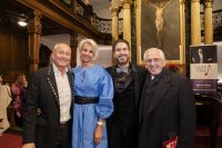 10 Jahre HILFSTÖNE: Herwig Fritzl mit Ehefrau, Clemens Unterreiner und Aki Nuredini. (Foto Jürgen Hammerschmid)
