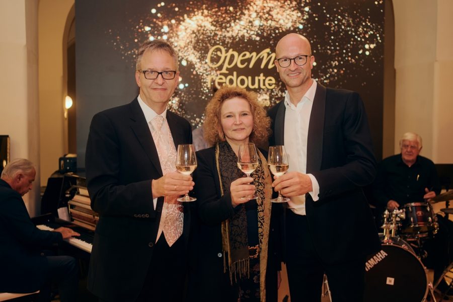 "Prolog zur Opernredoute": Intendant Ulrich Lenz, die renommierte Ausstatterin Mignon Ritter und der langjährige Organisator Bernd Pürcher. (Foto Ralph König)