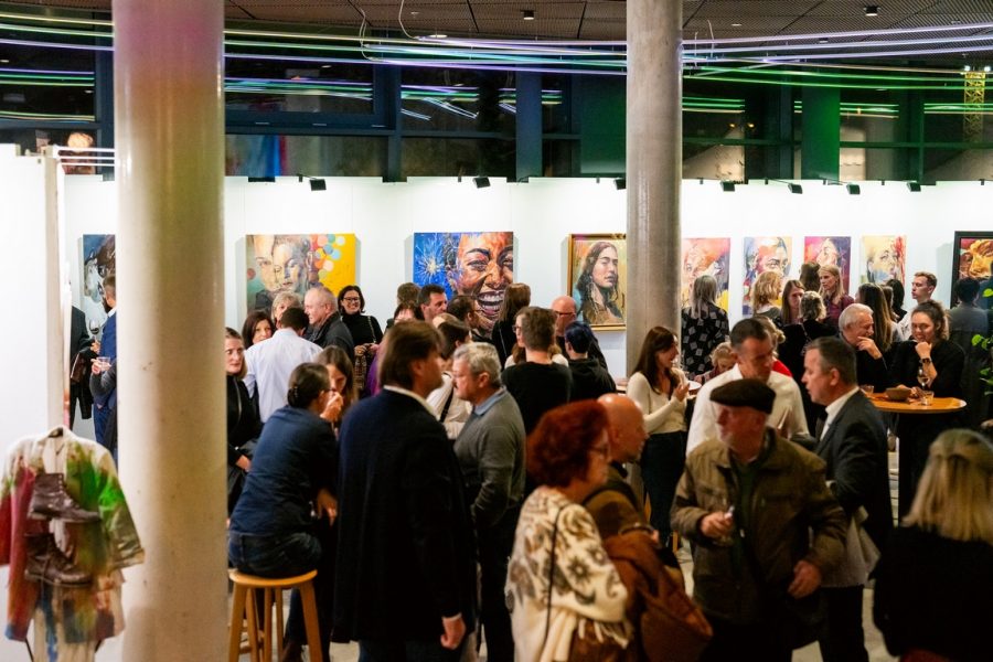 Großartige Einzelausstellung von Carola Deutsch am Merkur Campus. (Foto Stella Kager)