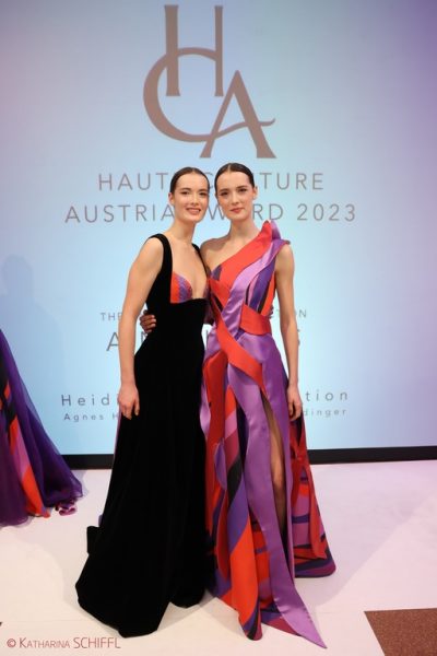 Das Kampagnen- & Look Book-Shooting der Kunst-Kollektion „ANTIBES“ des Haute Couture Austria Award 2023 wurde von den Topmodels Giulia und Claudia Bonetti in der HEIDI HORTON COLLECTION perfekt in Szene gesetzt. (Foto KatharinaSchiffl)