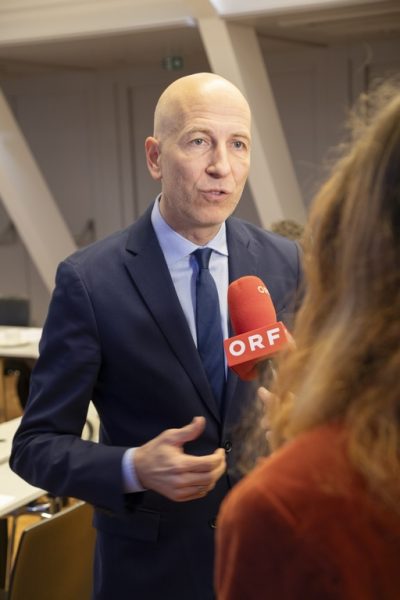 Bundesminister Martin Kocher betont: "Es ist wichtig, für die Vorzüge eines Jobs im MINT-Bereich zu werben und gleichzeitig klassische Rollenbilder aufzubrechen." (Foto Jürgen Hammerschmid)