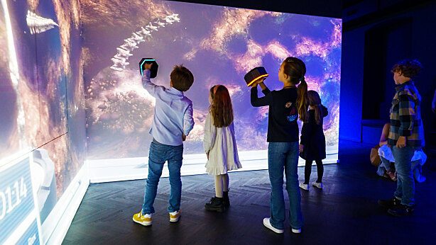 IMMERSIUM WIEN JURASSIC - The Immersive Experience. Auf drei Etagen, mit über 1.100 m² Fläche, bietet “JURASSIC - The Immersive Experience” unvergessliche Abenteuer für alle Altersgruppen. (Foto Julian Omosky)