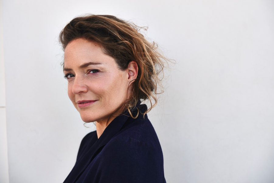 Nach Proben oder Drehs rasch abschalten zu können, „ist natürlich abhängig vom Thema, wie schnell es mich loslässt oder nicht", verrät Patricia Aulitzky. (Foto Christoph Bieber)