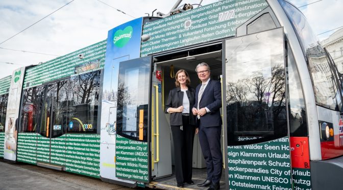 Steiermark-Straßenbahn als mobiler Botschafter in Wien