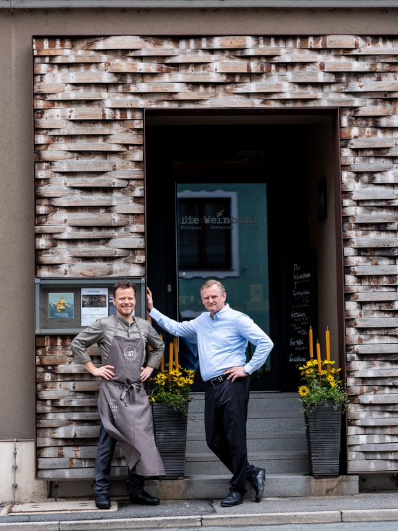 Die Weinbank im südsteirischen Ehrenhausen - Die Gastgeber Gerhard Fuchs und Christian Zach. (Foto Weinbank)