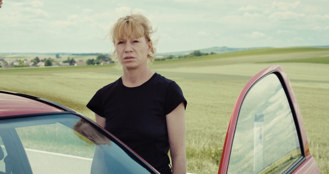 Birgit Minichmayr spielt in ANDREA LÄSST SICH SCHEIDEN eine Polizistin in der niederösterreichischen Provinz, möchte ihre unglückliche Ehe beenden und in St. Pölten eine neue Stelle als Kriminalinspektorin beginnen. (Foto wega film)