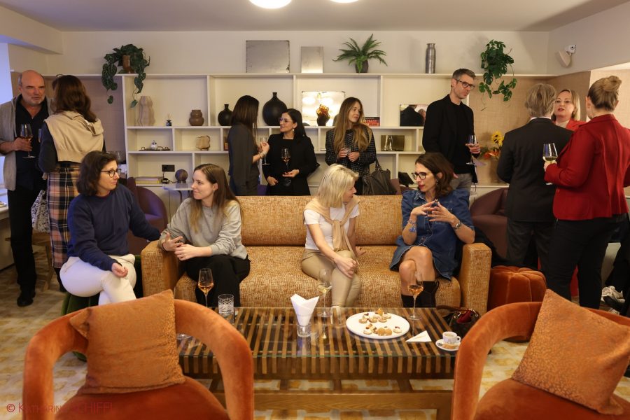 IAA Experten-Talk - Angeregte Diskussion in entspannter Atmosphäre. (Foto Katharina Schiffl/IAA Austrian Chapter)