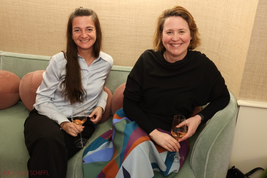 IAA Experten-Talk -Andrea Swift, Stephanie Maurer (e-dialog), Platz 1 Best Workplace for Women 2024. (Foto Katharina Schiffl/IAA Austrian Chapter)
